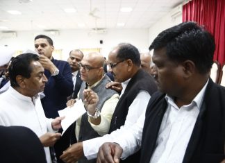 सीएम से मिला कांग्रेस का प्रतिनिधि मण्डल,क्षेत्रीय समस्याओं को लेकर 8 सूत्रीय मांग पत्रों का सौंपा ज्ञापन,सिंगरौली से संवाद न्यूज ब्यूरो गोबिन्द राज की रिपोर्ट