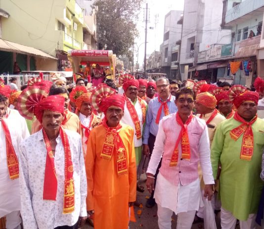 शीतला माताजी के मंदिर की भव्य कलश यात्रा के साथ पंचकुंडीय महायज्ञ के की महाआरती के साथ हुई शुरुआत,थादला से माणक लाल जैन की रिपोर्ट