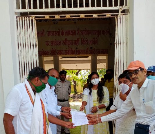 कांग्रेस कमेटी ने मनाया काला दिवस – राष्ट्रपति के नाम सौंपा ज्ञापन झाबुआ के थांदला से माणकलाल जैन की रिपोर्ट