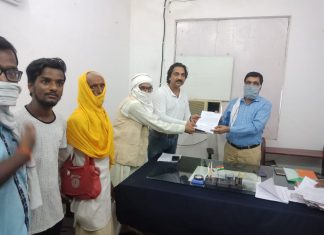 पोस्टमार्टम हाउस को अन्यंत्र स्थापित किये जाने हेतु मुहल्ले वासियो ने एस डी एम को दिया ज्ञापन अजयगढ़ से संवाद न्यूज़ ब्यूरो जयराम पाठक की रिपोर्ट