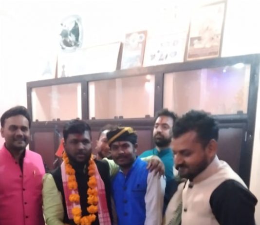 नवनिर्वाचित भाजपा युवा मोर्चा जिला अध्यक्ष भरत यादव का जगह-जगह हुआ भव्य स्वागत। दमोह से संवाद न्यूज़ प्रबंध संपादक विजय यादव